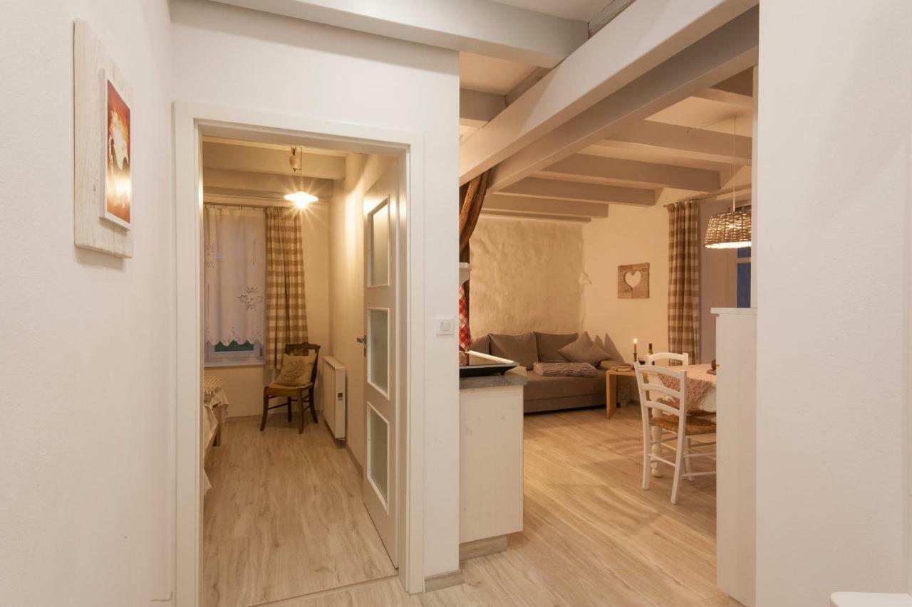 La Maison Au Vert Melincourt Exteriér fotografie